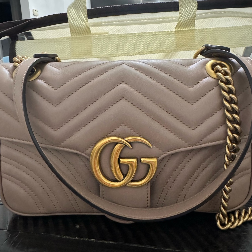 GG MARMONT MEDIUM SHOULDER BAG